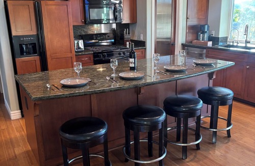 Fallbrook Casa | The Gem of Fallbrook - A unique stay with breathtaking views on an Avocado Farm!