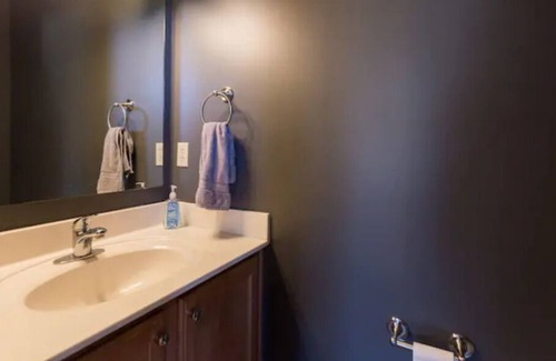 North Kansas City Casa | The Gentry - North Kansas City Townhome - Perfect Location!