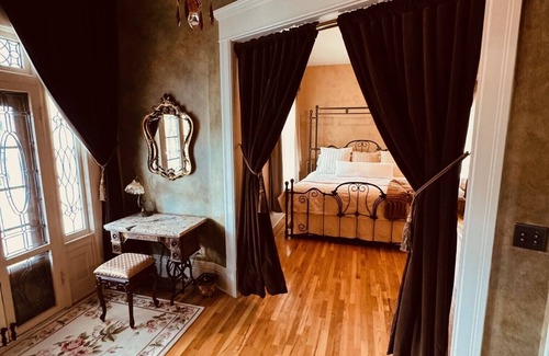 Farviews - Pattee Canyon Cama Y Desayuno | The Gibson Mansion