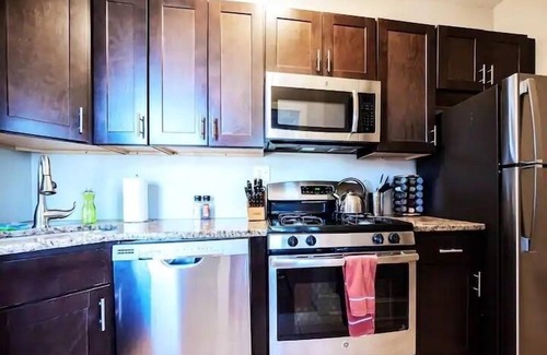 Wilmington Apartamento | The Gilpin Getaway | 2BR | Free Coffee | by RedAwning