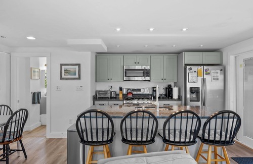 Onset Casa | The Glam Shack: Waterfront Bliss in Onset