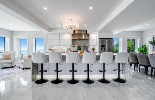 Wheatley Casa | The Glasswater Lake Estate surrounded by Natural Conservation Areas