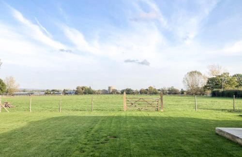 Five Oak Green Casa | The Goat Shed
