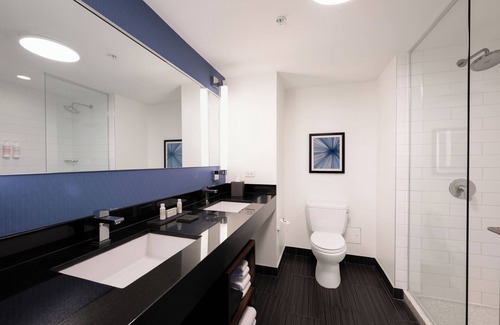 Near North Side Hotel | The Godfrey Hotel Chicago