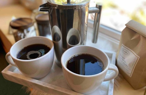 Grass Valley Casa | The Gold heart of Grass Valley w outdoor bathtub