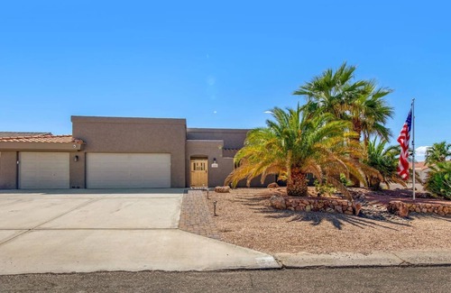 Lake Havasu City Casa | The Golden Hour Getaway | Pool | LakeViews | Games