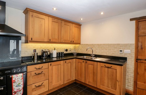 Tintern Casa | THE GRANARY, family friendly, character holiday cottage in Chepstow