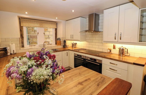 Hopton Cabaña | THE GRANARY, family friendly, character holiday cottage in Hopton