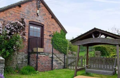 Craven Arms Cabaña | The Granary