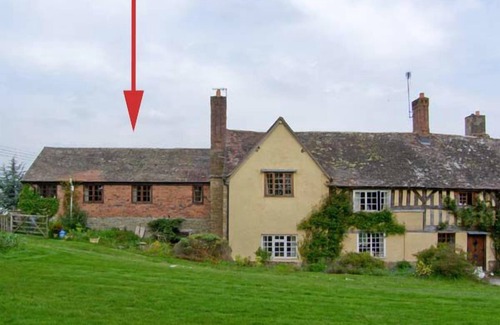 Craven Arms Cabaña | The Granary