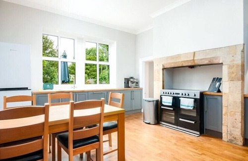 Midsomer Norton Casa | The Grange, nr Bath, hottub games rm, home cinema