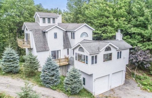 Pentwater Casa | The Great Escape Lake Michigan Lake House