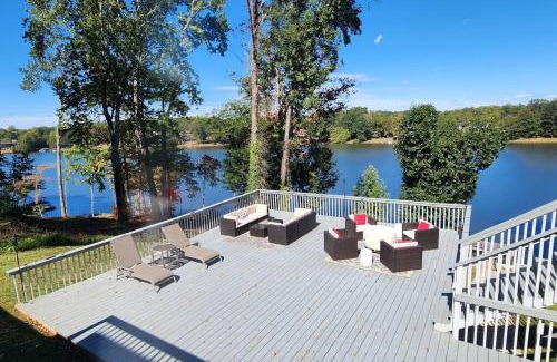 Inman Casa | The Great Escape - Lakefront Rental with Views