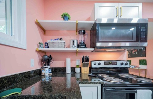 Spring Grove Casa | The Great Gatsby: Pink Flamingo Lounge Retreat!