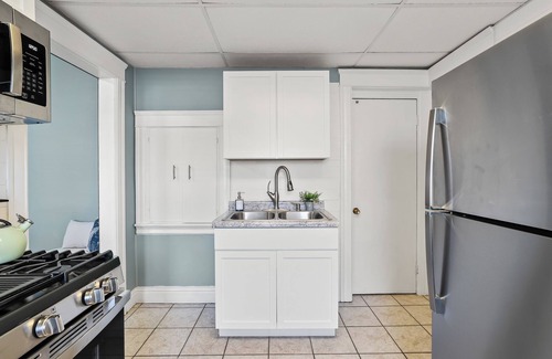 Battle Creek Casa | The Great Lakes Hideaway, Cozy & Centrally Located For Travelers