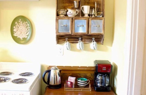 Owensboro Casa | The Green Garden Cottage es una casa de +1200 pies cuadrados, ubicada en el centro