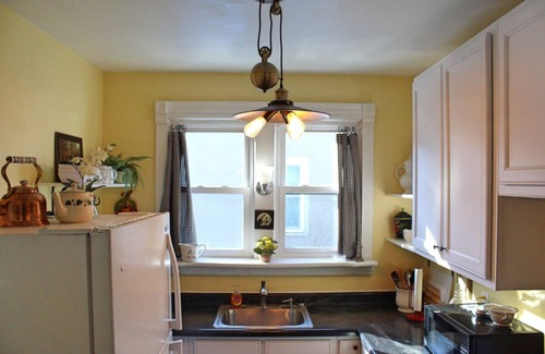 Owensboro Casa | The Green Garden Cottage es una casa de +1200 pies cuadrados, ubicada en el centro