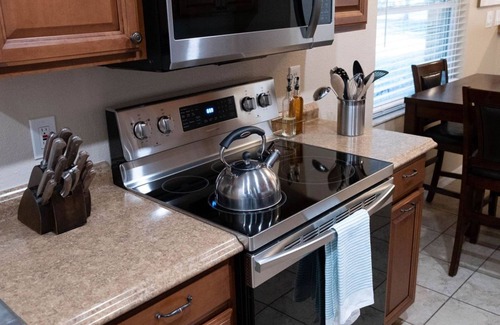 Wesley Chapel Casa | "The Green" getaway home plus pool in Wesley Chapel Florida