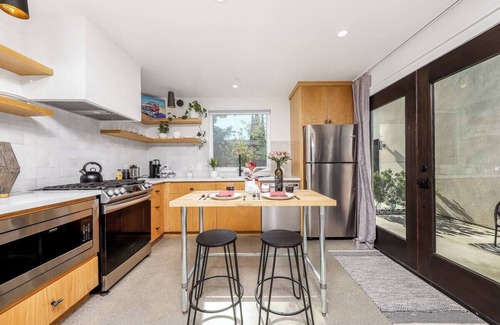 Tehachapi Casa | The Green Street Micro Village - Modern Tiny Homes w/ Hot Tub!