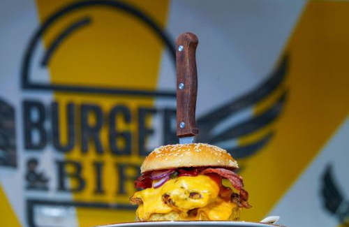 Peacehaven Hotel | The Greenwich Rooms - Burger & Bird Bar & Restaurant