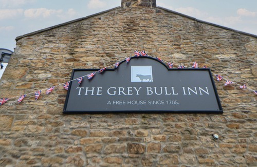 Wark Cabaña | THE GREY BULL APARTMENT, pet friendly, with open fire in Wark