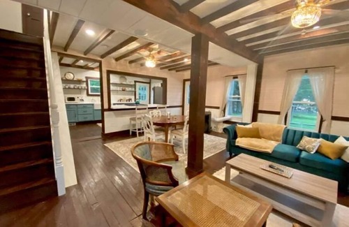 Valois Casa | The Guest House at Peach Orchard
