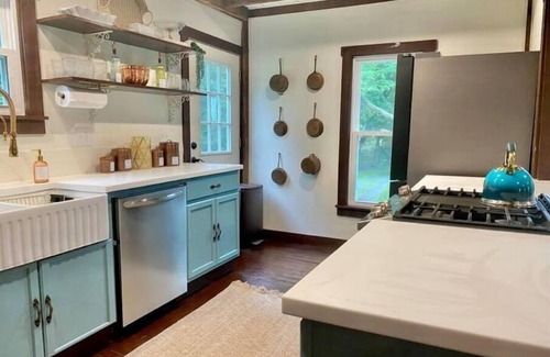 Valois Casa | The Guest House at Peach Orchard