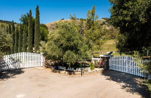 Santa Barbara County Cabaña | The Guest House in the Santa Ynez Valley