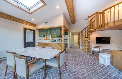 Windham Hotel | The Haüs Windham - Spacious Suites, Hot Tub, Mountain Views!