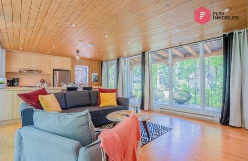 Pont-Rouge Chalet De Esquí | ⭐ The HALO ❇ SPA Pool Sauna Billiards Trails 25 min from Quebec ⭐