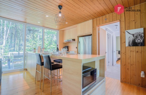 Pont-Rouge Chalet De Esquí | ⭐ The HALO ❇ SPA Pool Sauna Billiards Trails 25 min from Quebec ⭐