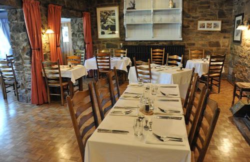 Llanarmon Dyffryn-Ceiriog Hotel | The Hand at Llanarmon