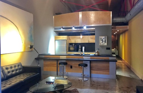 Rosewood Apartamento | The Hangar Lofts Hotel