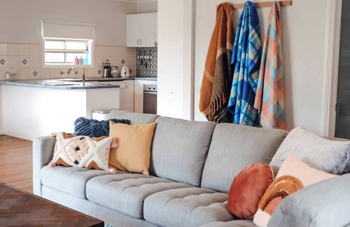 Port Campbell Casa | The Hangout KING BEDS Hammock Chairs with a View