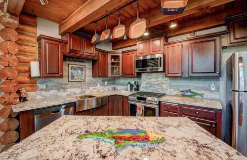 Shasta Lake Casa | The Happy Bear Lodge