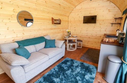 Chipping Norton Casa | The Happy Valley Pod