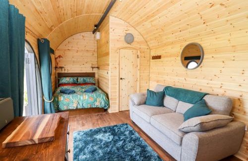 Chipping Norton Casa | The Happy Valley Pod