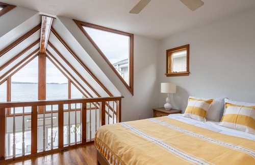Centerport Casa | The Harbor House: Beachfront Home 1 hour from NYC