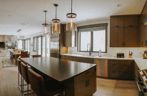 Spanish Peaks Casa | The Hat Wall Chalet - Ski Access & Private Hot Tub