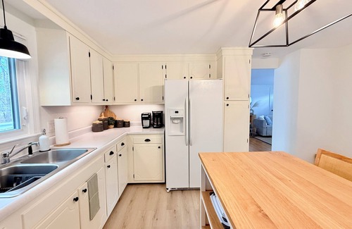 West Yarmouth Casa | The Haven · Charming Family Friendly Cape Cod Retreat 5 Min to Beach & More