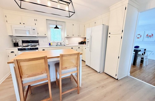 West Yarmouth Casa | The Haven · Charming Family Friendly Cape Cod Retreat 5 Min to Beach & More