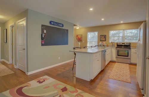 Lynn Casa | The Haven Charming Tryon House Pet Friendly