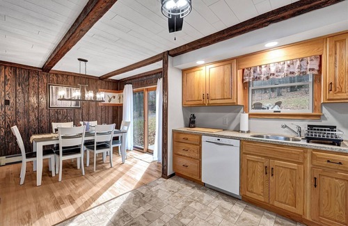 Stony Run Casa | The Hawk's Nest: 2-bedroom house. Hike to Hawk Mountain /Appalachian/Kempton, PA