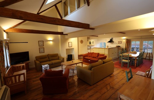 Spixworth Apartamento | The Hayloft - on a farm near Norwich City & the Norfolk Broads