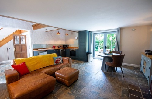 Bryngwran Cabaña | The Hayloft - sleeps 2 guests in 1 bedroom