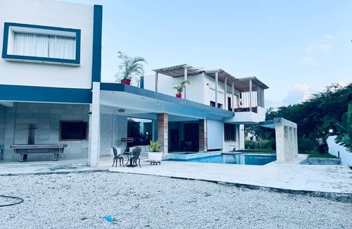 Montellano Chalet De Esquí | The Heaven Villa, cerca playa dorada, a 30 Seg. de Fun City, 10 Mits aeropuerto