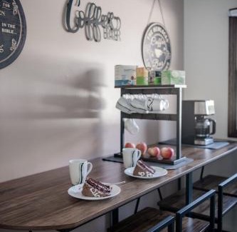 Spring Green Casa | The Hemlock/Hot Tub/Golf/Private Yard