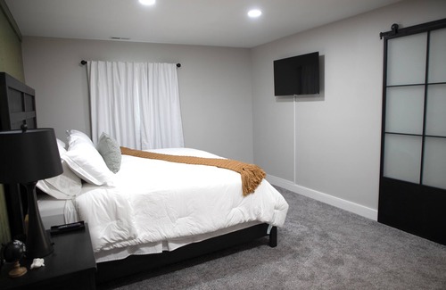 New Century Casa | The Hidden Gem 2-bedroom Guesthouse in Edgerton with full kitchen