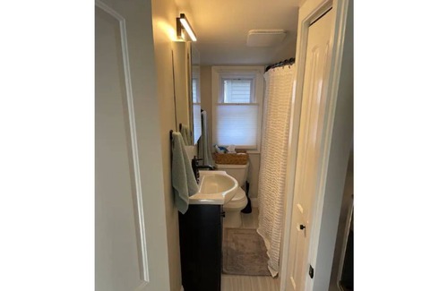 Town of Richmond Cabaña | The Hideaway on Hobart - NEWLY RENOVATED/BRAND NEW