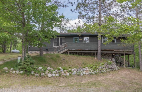 Bigfork Cabina | Retiro privado y privado de cabañas en el lago durante todo el año en 25 acres de bosques del norte de MN